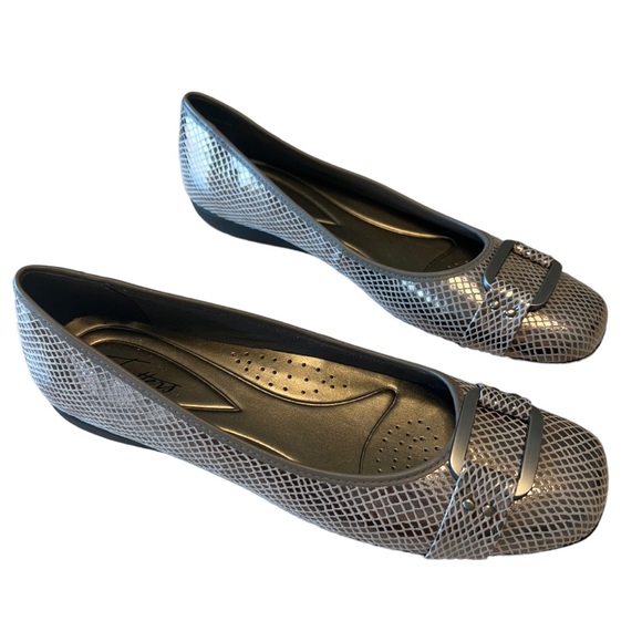 Trotters Sizzle Signature FlT w: Multi metallic embossed fabric Size 11SS - Picture 10 of 10